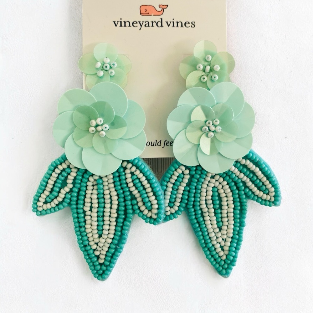 Vineyard Vines NWT Hibiscus Floral Beaded Statement Post Back Earrings